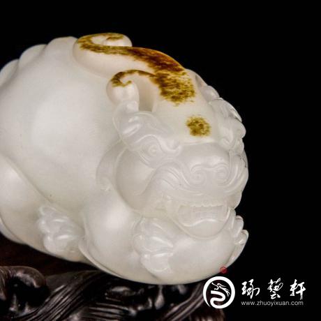 【琢艺轩】黄杨洪作品 新疆和田玉红皮羊脂白玉籽玉把件 鸿运当头 134克