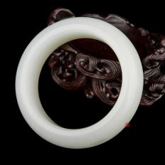 新疆和田玉白皮一级白玉籽玉手镯   107克