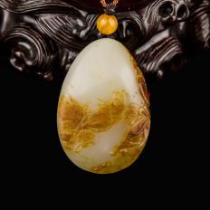 新疆和田玉红皮白玉籽玉挂件 蝶恋花 22克