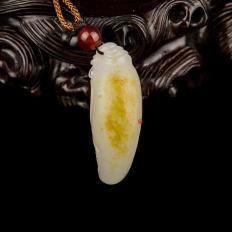 新疆和田玉黄皮白玉籽玉挂件 金玉满堂 10克