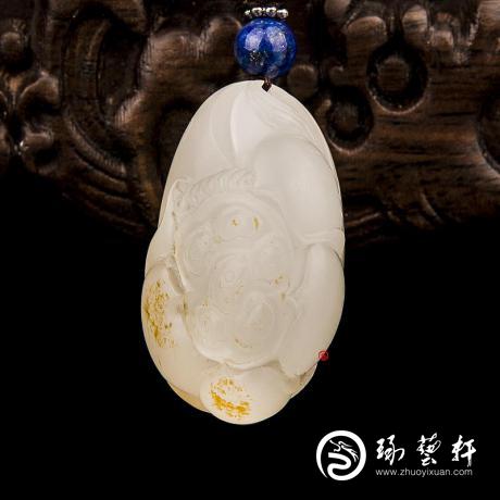 【琢艺轩】新疆和田玉黄皮一级白玉籽玉挂件 荷香 18.5克