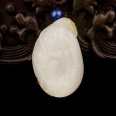 新疆和田玉黄皮羊脂白玉籽玉挂件 弥勒佛 23.5克