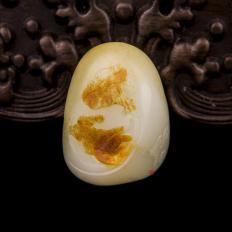 新疆和田玉红皮一级白玉籽玉挂件 陌上花开 51克