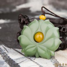 俄罗斯碧玉玉牌 莲 47克