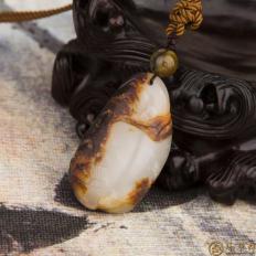 新疆和田玉红皮白玉籽玉挂件（独籽）汉江临眺 12.8克