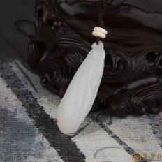 新疆和田玉黄皮一级白玉籽玉挂件 兰花 9克