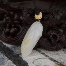 新疆和田玉黄皮羊脂白玉籽玉挂件 兰花 5.4克