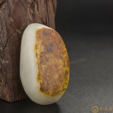 新疆和田玉红皮白玉籽玉 原料 111克