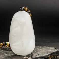 穆宇静 新疆和田玉洒金皮羊脂白玉籽玉把件 一花一世界 99.2克