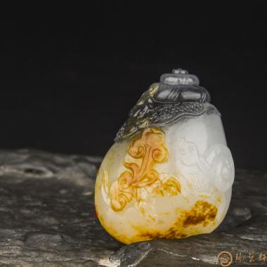 新疆和田玉红皮一级白青花籽玉挂件 力争上游 15克