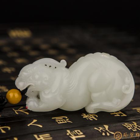 【琢艺轩】新疆和田洒金皮白玉籽玉把件 貔貅 58克