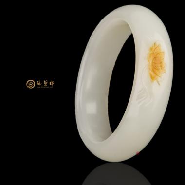 新疆和田黄皮白玉籽玉手镯 荷花 60.3克