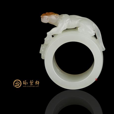 【琢艺轩】穆宇静 新疆和田红皮白玉籽玉扳指 蓄势 16.6克