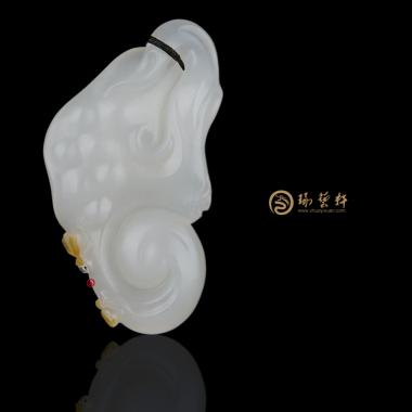 新疆和田黄皮一级白籽玉挂件 如意 12.7克