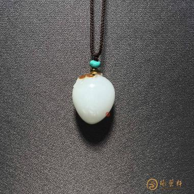 新疆和田红皮羊脂白籽玉挂件 寿桃 13克
