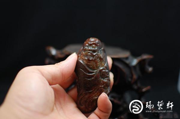 和田红玉比羊脂玉还贵?